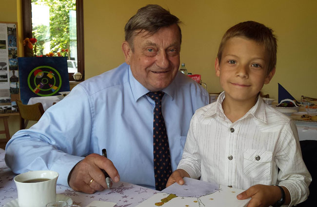 Mirosaw Hermaszewski z moim wnuczkiem Jankiem w OAKJ 