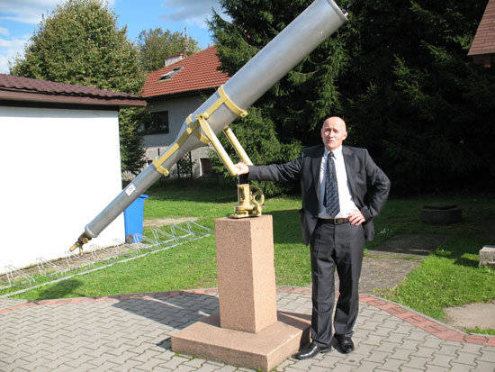 W Modzieowym Obserwatorium Astronomicznym w Niepoomicach (2010).