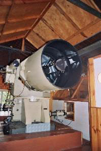 Metrowa stacja laserowa w obserwatorium astronomicznym pod Lwowem. (Fot. Marcin Dyrka)