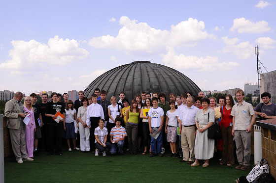 Finalici i organizatorzy pitej edycji konkursu astronomicznego URANIA. (fot. M.Nowak)